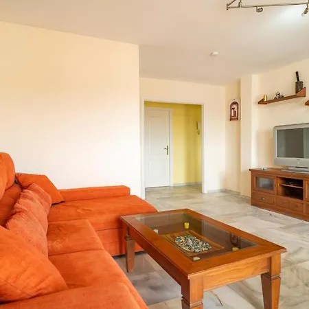 2 Bedroom Gorgeous In Apartment Malaga