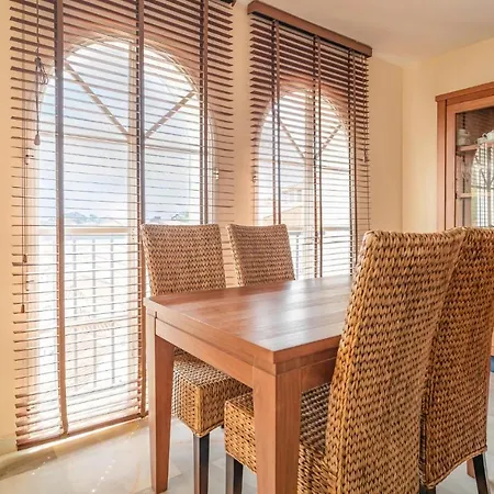 2 Bedroom Gorgeous In *